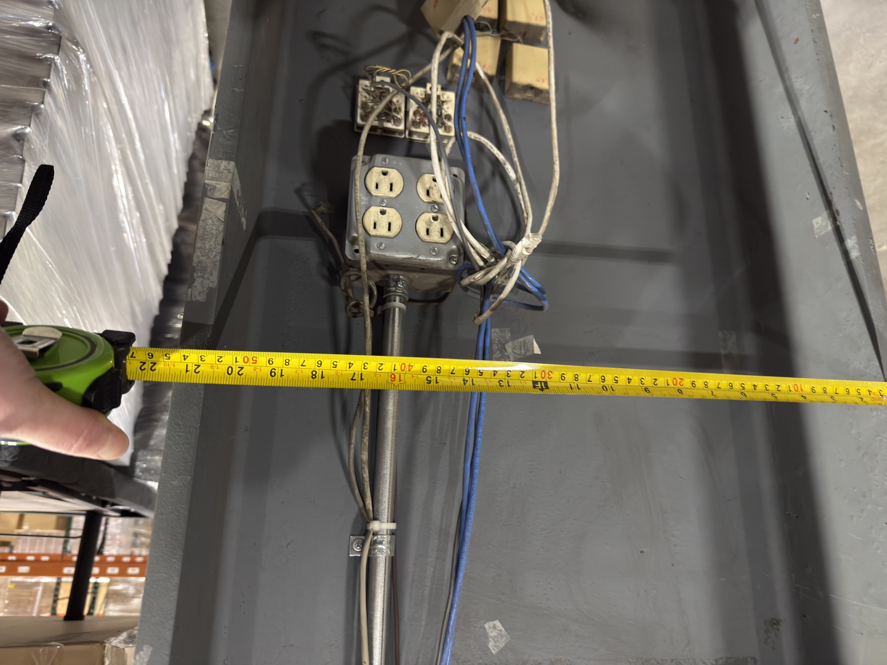 Field measurement of an existing industrial building column during a BLAST survey